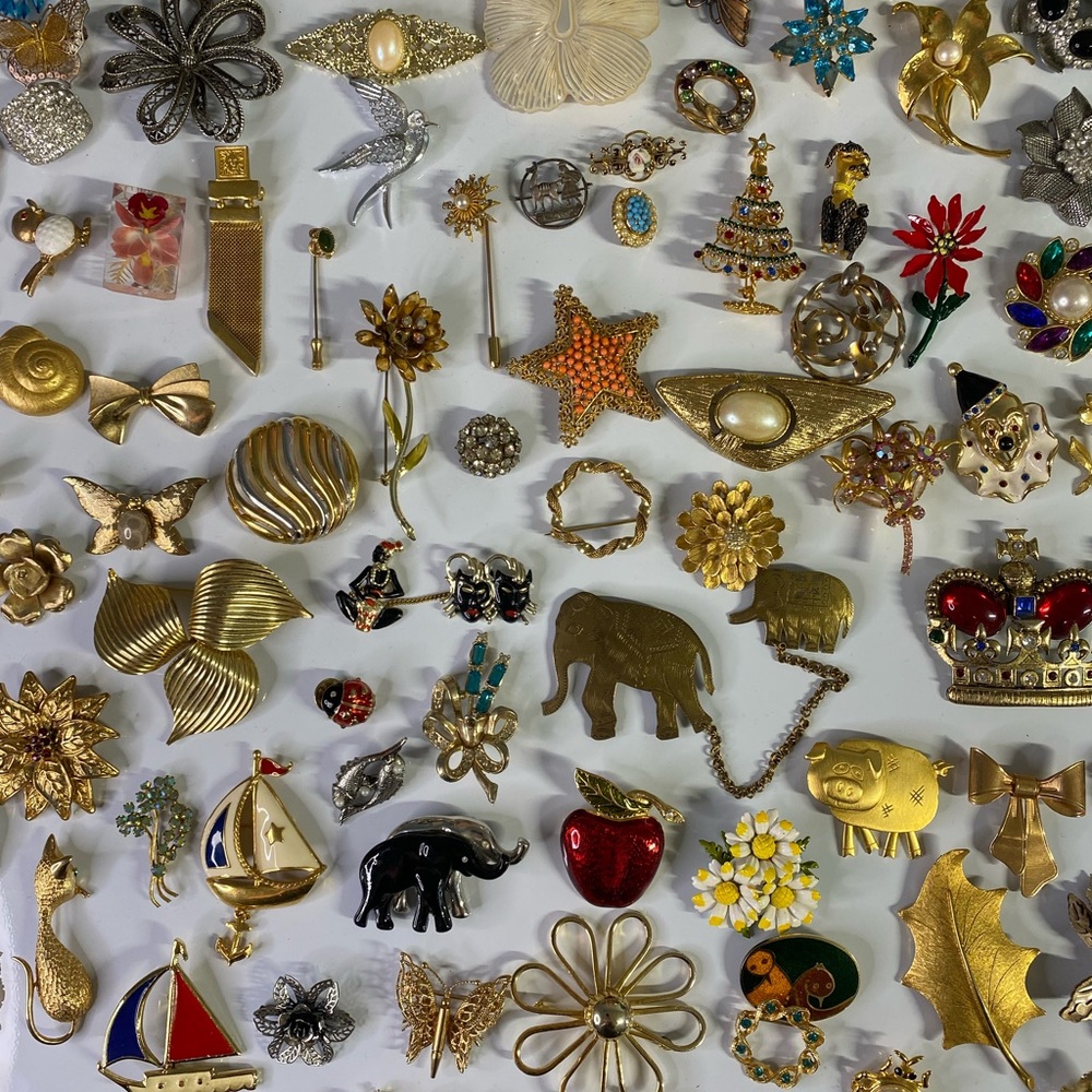 Vintage earrings, brooches & necklaces
